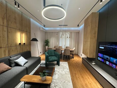 Аренда: 3-комнатная квартира, 140 м², Ağ şəhər: 2 500 ₼/мес 5