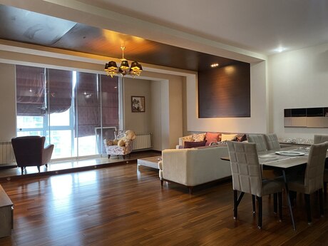 4 otaqlı yeni tikili - Nizami m. - 183 m²