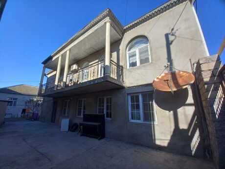 8 otaqlı həyət evi/bağ evi - Həzi Aslanov q. - 240 m²