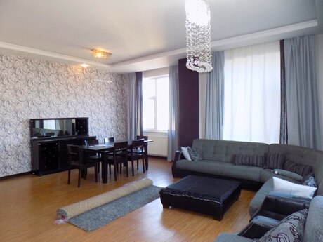 Объявление №5794410 - Баку, м. Элмляр Академиясы, 4-комн., 200 м², 15/18 этаж