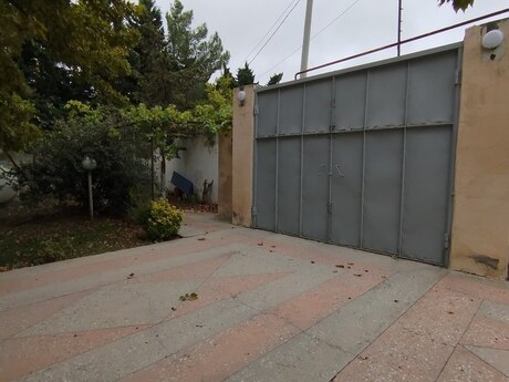 7 otaqlı həyət evi/bağ evi - Görədil q. - 240 m²