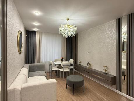 2-комн. вторичка - м. Элмляр Академиясы - 50 м²