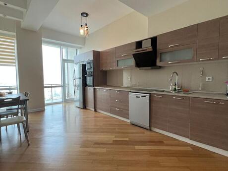 3 otaqlı yeni tikili - Elmlər Akademiyası m. - 156 m²