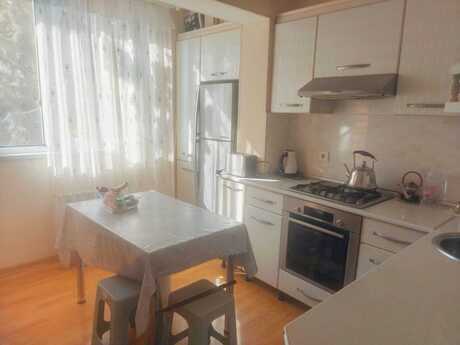 2 otaqlı köhnə tikili - Həzi Aslanov m. - 60 m²