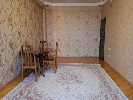 Объявление №5795878 - Баку, м. Халглар Достлугу, 3-комн., 105 м², 18/19 этаж