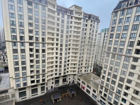 4 otaqlı yeni tikili - 28 May m. - 235 m²