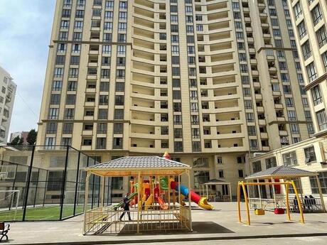 Объявление №5795895 - Баку, м. 28 мая, 4-комн., 235 м², 4/17 этаж