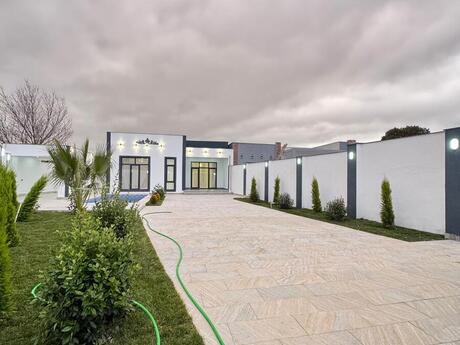 4 otaqlı həyət evi/bağ evi - Şüvəlan q. - 170 m²