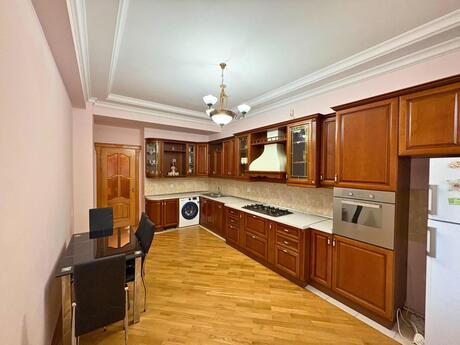 3 otaqlı yeni tikili - Nəsimi r. - 153 m²