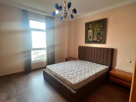 4 otaqlı yeni tikili - İçəri Şəhər m. - 195 m²