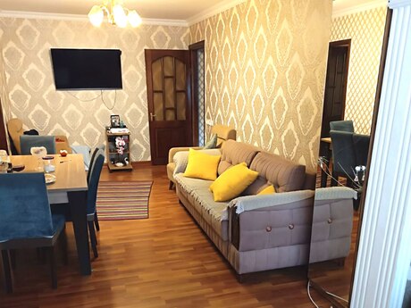 Объявление №5796967 - Баку, м. Халглар Достлугу, 2-комн., 51 м², 2/5 этаж