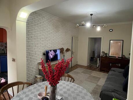2 otaqlı köhnə tikili - Memar Əcəmi m. - 58 m²