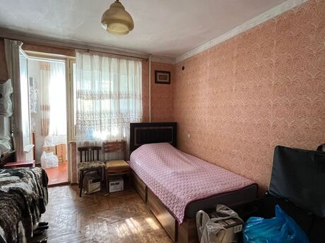 3 otaqlı köhnə tikili - 8-ci mikrorayon q. - 88.3 m²