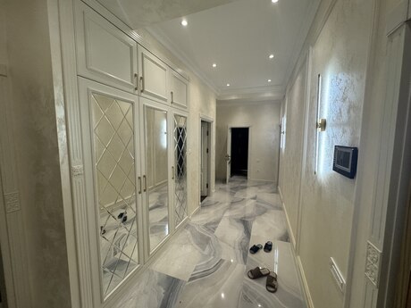 Elan №5798550 - Bakı, Ağ şəhər q., 3 otaqlı, 120 m², 2/7 mərtəbə