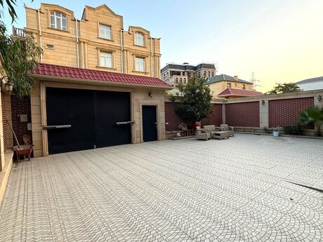 9 otaqlı həyət evi/bağ evi - Badamdar q. - 650 m²