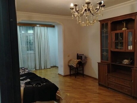 3 otaqlı köhnə tikili - Binəqədi r. - 70 m²