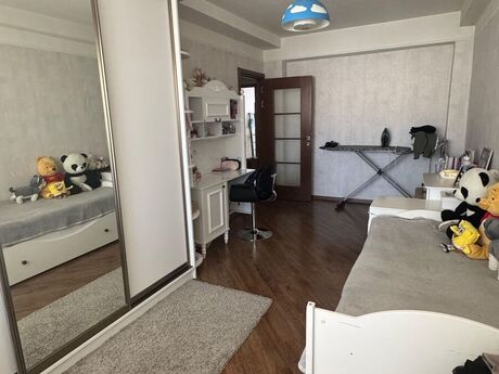 3 otaqlı köhnə tikili - 28 May m. - 96 m²