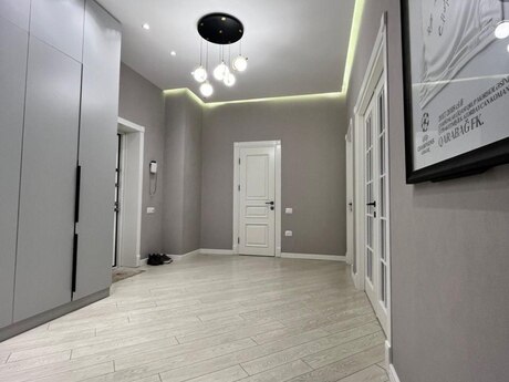 2-комн. новостройка - пос. Бакиханова - 88 м²