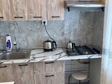 2 otaqlı köhnə tikili - 28 May m. - 55 m²