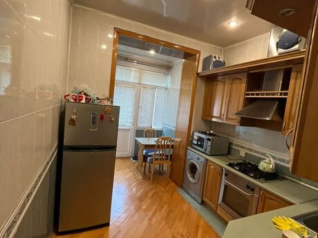 2 otaqlı köhnə tikili - Nəsimi r. - 70 m²
