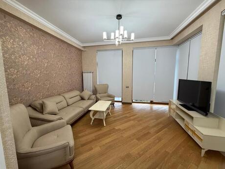 Kirayə 2 otaqlı mənzil, 90 m², 28 May: 1 600 ₼/ay 2