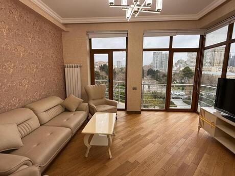 Kirayə 2 otaqlı mənzil, 90 m², 28 May: 1 600 ₼/ay 3