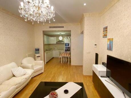2-room apartment for rent, 90 m², 28 May: 1 999 ₼/mo 3