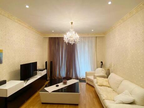 2-room apartment for rent, 90 m², 28 May: 1 999 ₼/mo 2
