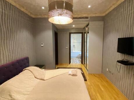 2-room apartment for rent, 90 m², 28 May: 1 999 ₼/mo 5