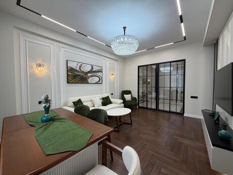 2-комн. новостройка - м. Элмляр Академиясы - 86 м²