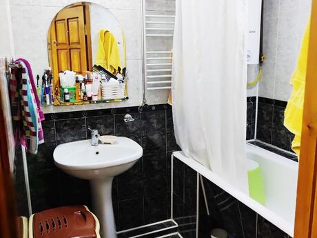 4 otaqlı köhnə tikili - Azadlıq Prospekti m. - 110 m²