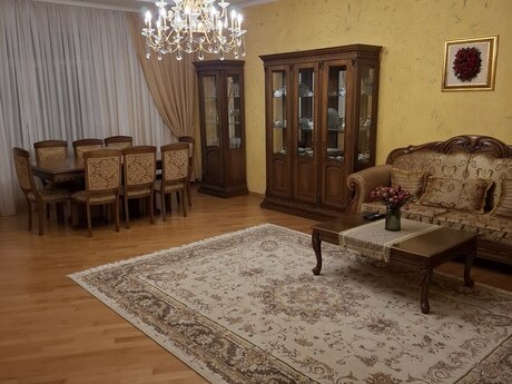4 otaqlı yeni tikili - Həzi Aslanov m. - 172 m²