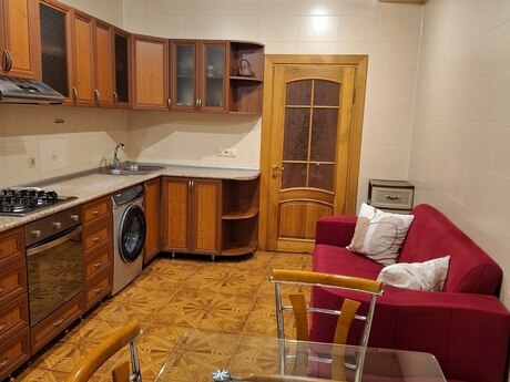 4 otaqlı yeni tikili - Həzi Aslanov m. - 172 m²