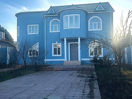 8 otaqlı həyət evi/bağ evi - Novxanı q. - 500 m²