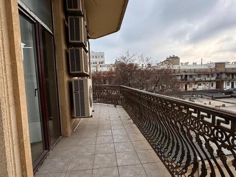 4 otaqlı yeni tikili - Sahil m. - 220 m²