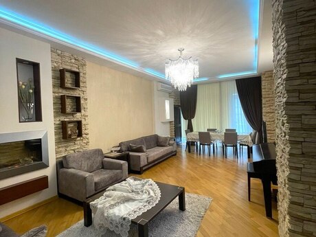Объявление №5800401 - Баку, м. Элмляр Академиясы, 3-комн., 165 м², 4/16 этаж