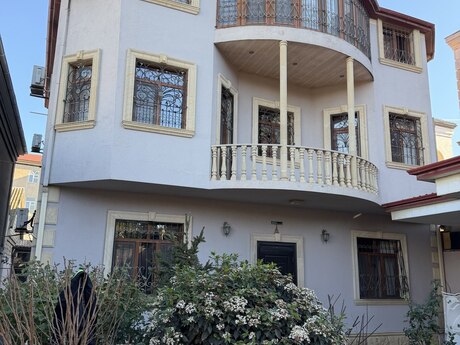6 otaqlı həyət evi/bağ evi - Bakıxanov q. - 400 m²