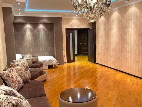 3 otaqlı yeni tikili - Şah İsmayıl Xətai m. - 160 m²