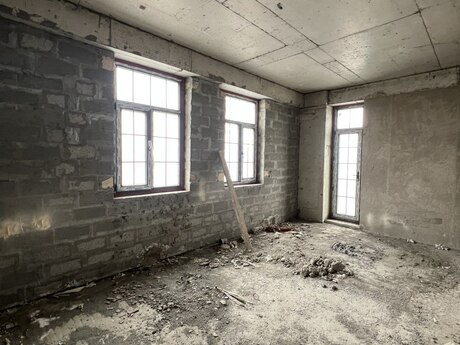 4 otaqlı yeni tikili - Elmlər Akademiyası m. - 161 m²