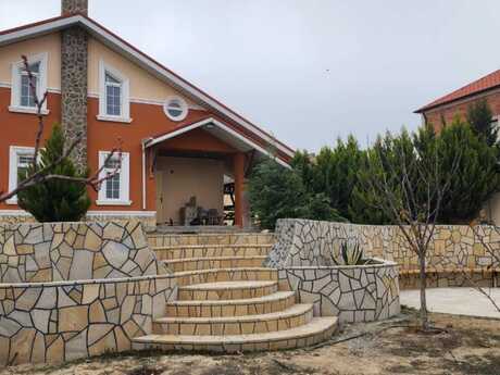 4 otaqlı həyət evi/bağ evi - Novxanı q. - 200 m²