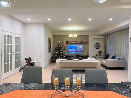 5 otaqlı yeni tikili - Bayıl q. - 240 m²