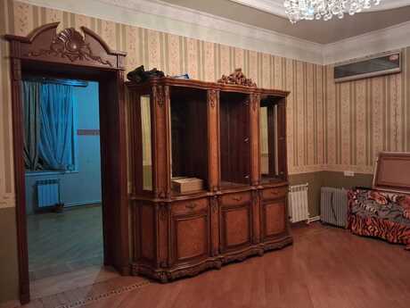 3 otaqlı köhnə tikili - Elmlər Akademiyası m. - 70 m²
