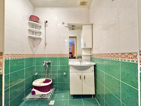 4-комн. вторичка - м. Кара Караев - 110 м²