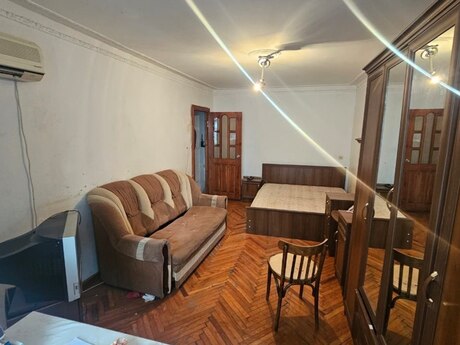 2 otaqlı köhnə tikili - İnşaatçılar m. - 60 m²