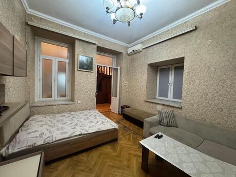2 otaqlı köhnə tikili - Sahil m. - 45 m²