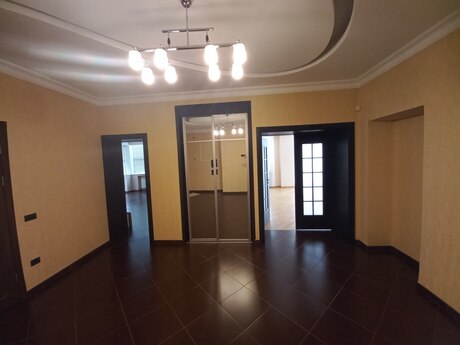 4 otaqlı mənzil, 216 m², 28 May: 560 000 ₼ 4