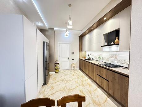 3 otaqlı yeni tikili - 28 May m. - 150 m²