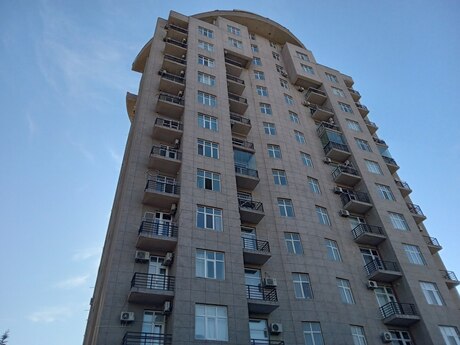Объявление №5794595 - Баку, Насиминский  р., 4-комн., 176 м², 5/16 этаж