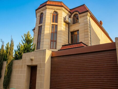 9 otaqlı həyət evi/bağ evi - Qaraçuxur q. - 480 m²