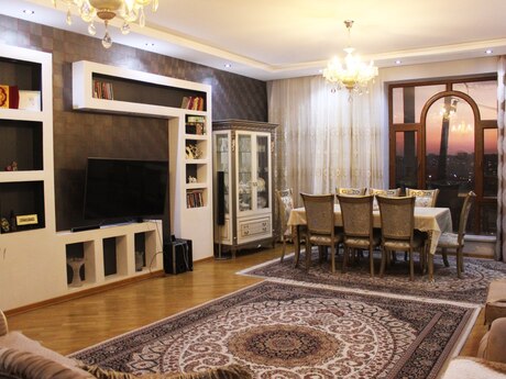 9 otaqlı həyət evi/bağ evi - Qaraçuxur q. - 480 m²